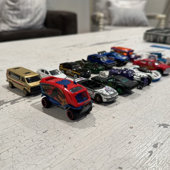 14 mini cars - hotwheels, matchbox cars mix 1970-2022 - Picture 2 of 4